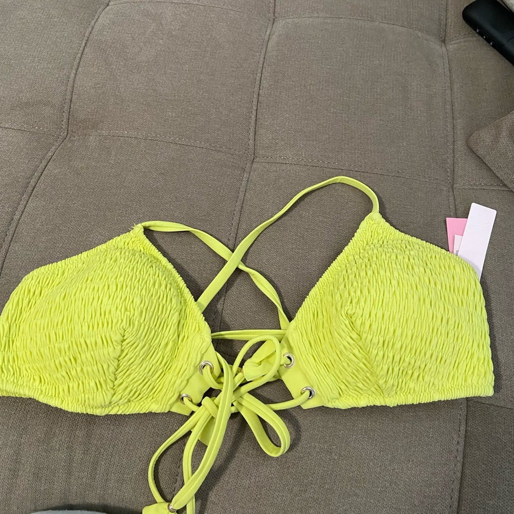 NWT Victoria’s Secret bikini top